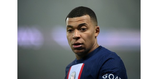 Sága o přestupu Kyliana Mbappého se změnila v problém postavy